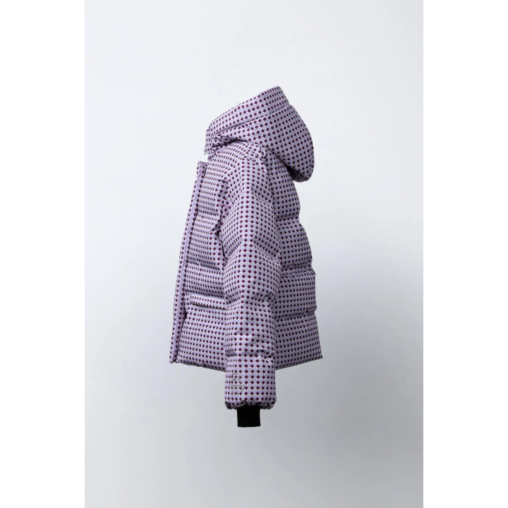 Пуховик с геометрическим принтом и набивкой из пера и пуха. защита от ветра и влаги, система recco® для лыжной коллекции