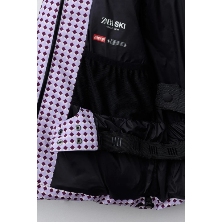 Пуховик с геометрическим принтом и набивкой из пера и пуха. защита от ветра и влаги, система recco® для лыжной коллекции