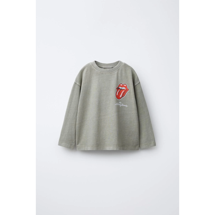 ФУТБОЛКА С ЭФФЕКТОМ ПОТЕРТОСТИ С ПРИНТОМ ROLLING STONES ©