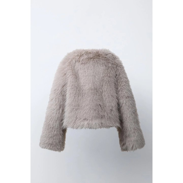 КОРОТКАЯ КУРТКА ИЗ ИСКУССТВЕННОГО МЕХА