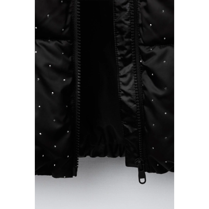 СТЕГАНАЯ КУРТКА СО СТРАЗАМИ