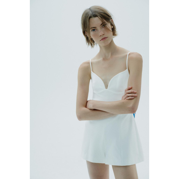 КОРОТКИЙ КОМБИНЕЗОН С ВЫРЕЗАМИ И ПЛАТОЧНЫМ ПРИНТОМ В ПОЛОСКУ