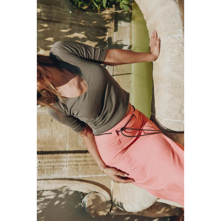 ЮБКА-МИДИ С РЕМНЕМ И ЛЬНОМ