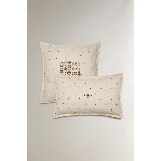 Рождественская вязаная подушка с центральным дизайном