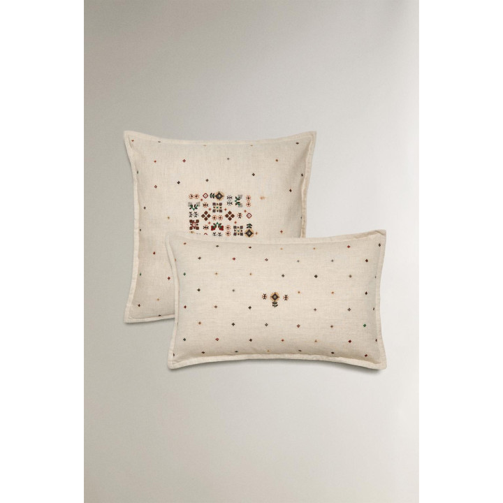 Рождественская вязаная подушка с центральным дизайном