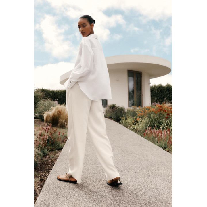 РУБАШКА ИЗ 100% ЛЬНА С КОМБИНИРОВАННЫМИ ПУГОВИЦАМИ