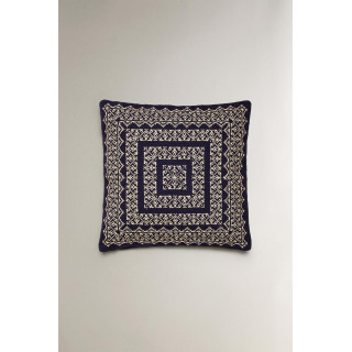 Зимняя вязаная подушка для декора