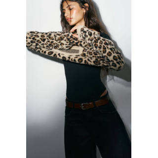 СВИТЕР ИЗ ТРИКОТАЖА С ЭФФЕКТОМ МЕХА И АНИМАЛИСТИЧЕСКИМ ПРИНТОМ