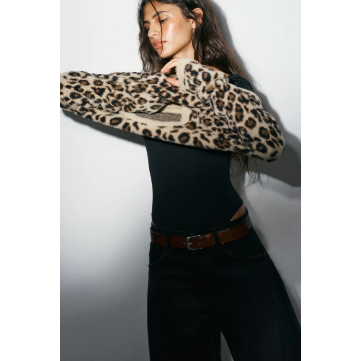 СВИТЕР ИЗ ТРИКОТАЖА С ЭФФЕКТОМ МЕХА И АНИМАЛИСТИЧЕСКИМ ПРИНТОМ