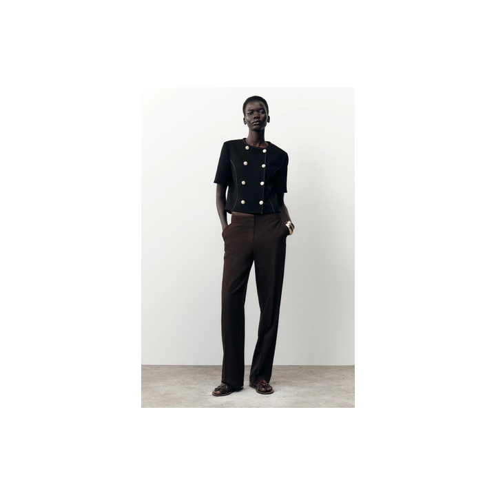 БЛЕЙЗЕР С КОРОТКИМИ РУКАВАМИ И КОНТРАСТНОЙ ОТДЕЛКОЙ