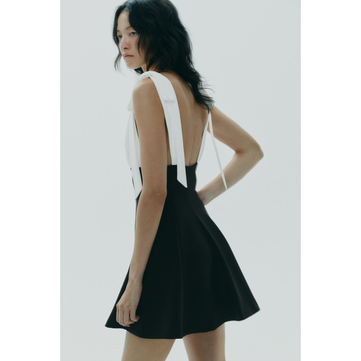 КОРОТКОЕ КОМБИНИРОВАННОЕ ПЛАТЬЕ С БАНТАМИ