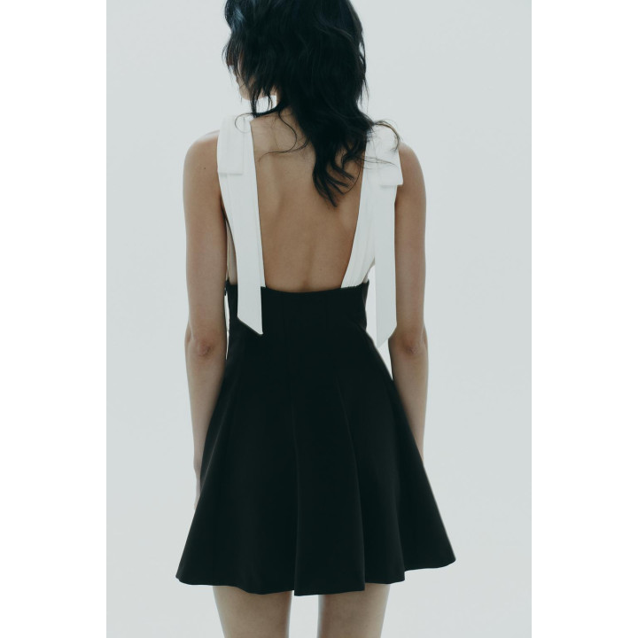 КОРОТКОЕ КОМБИНИРОВАННОЕ ПЛАТЬЕ С БАНТАМИ