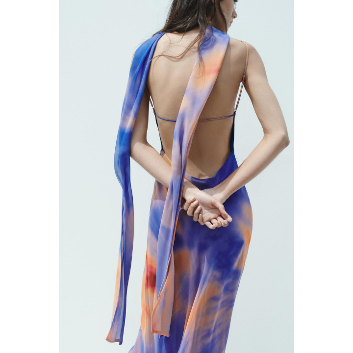 ДЛИННОЕ ПЛАТЬЕ С ПРИНТОМ И ПЛАТКОМ