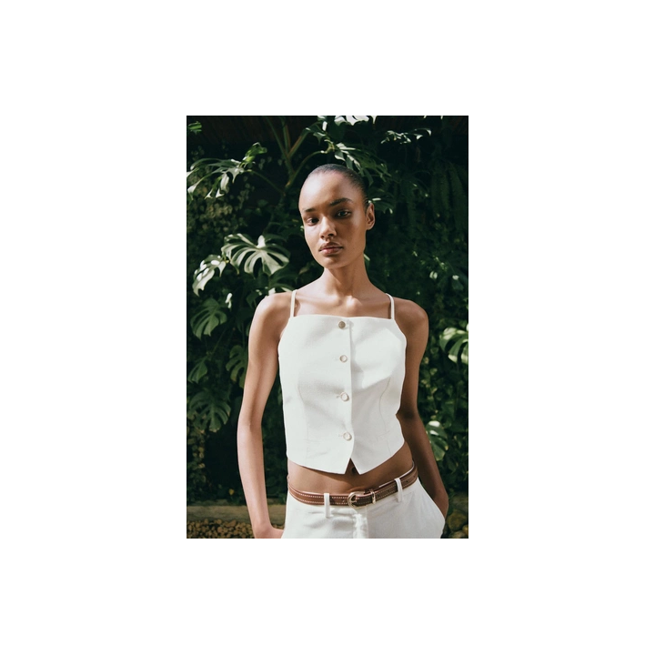 КОРОТКИЙ ЖИЛЕТ НА БРЕТЕЛЯХ