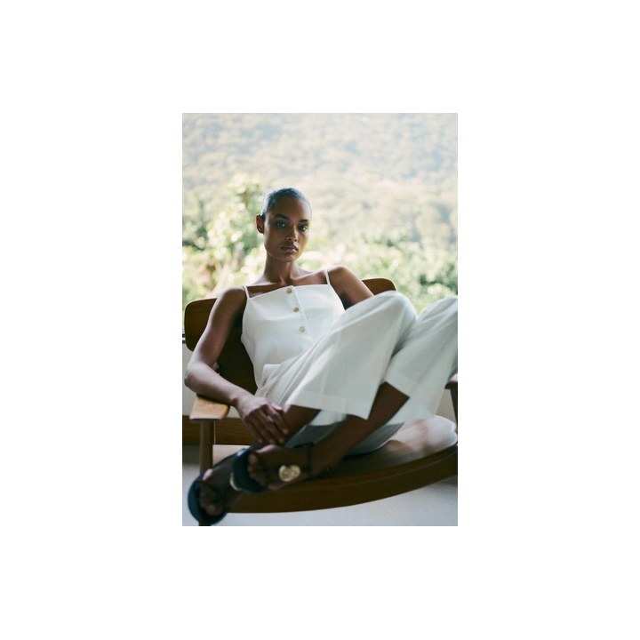 КОРОТКИЙ ЖИЛЕТ НА БРЕТЕЛЯХ