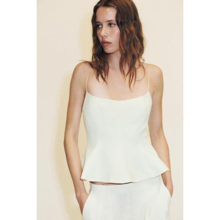 ТОП ИЗ ЭЛАСТИЧНОЙ ТКАНИ С БАСКОЙ