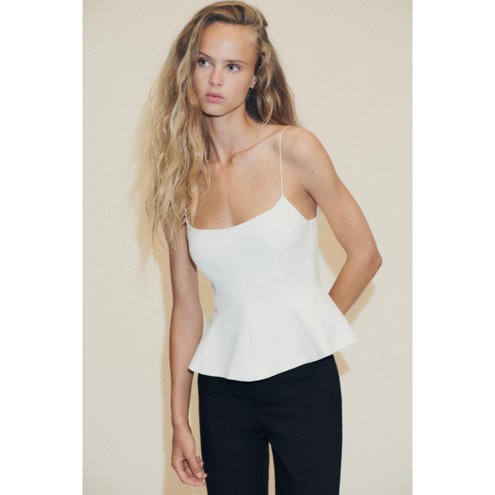 ТОП ИЗ ЭЛАСТИЧНОЙ ТКАНИ С БАСКОЙ