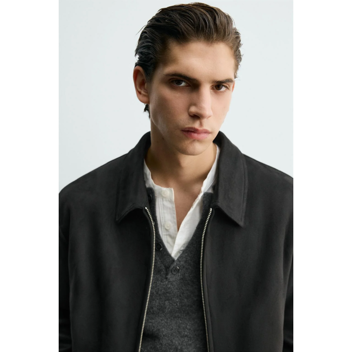 УКОРОЧЕННАЯ КУРТКА ИЗ ИСКУССТВЕННОЙ ЗАМШИ