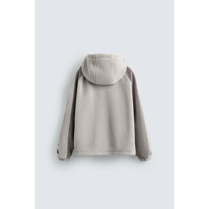 КУРТКА ИЗ ИСКУССТВЕННОЙ ОВЧИНЫ В СТИЛЕ КОЛОР-БЛОК