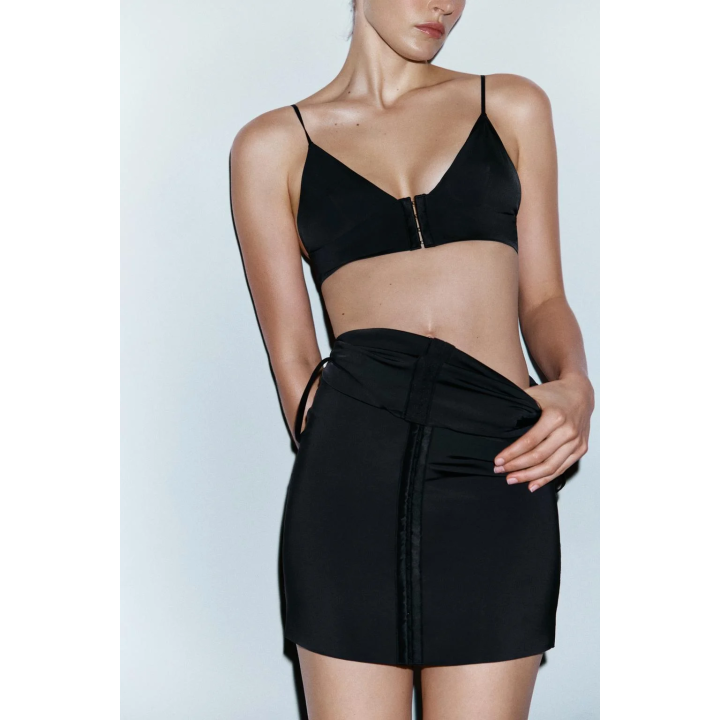 БЮСТГАЛЬТЕР ИЗ ПОЛИАМИДА НА КРЮЧКАХ