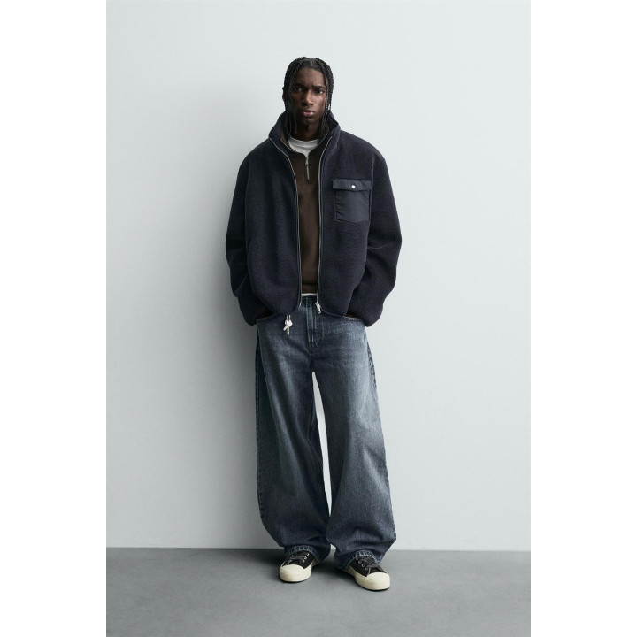 Куртка с эффектом искусственного меха и контрастными деталями