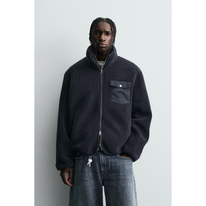 Куртка с эффектом искусственного меха и контрастными деталями