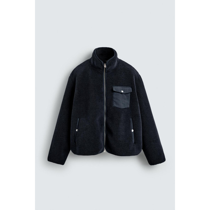 Куртка с эффектом искусственного меха и контрастными деталями