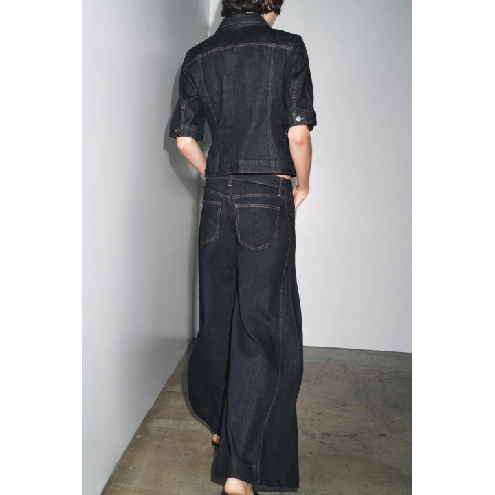 Джинсовая куртка с карманами из коллекции zw