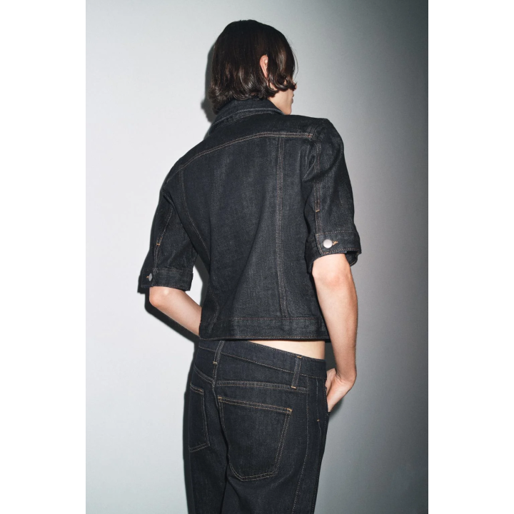 Джинсовая куртка с карманами из коллекции zw