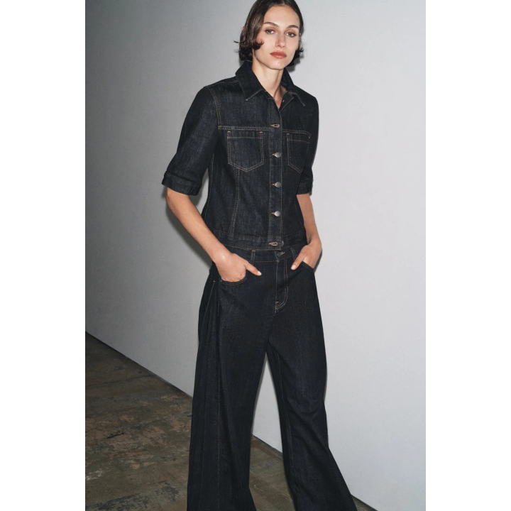 Джинсовая куртка с карманами из коллекции zw