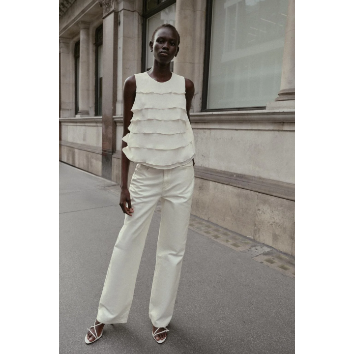 АТЛАСНЫЙ ТОП С ВОЛАНАМИ