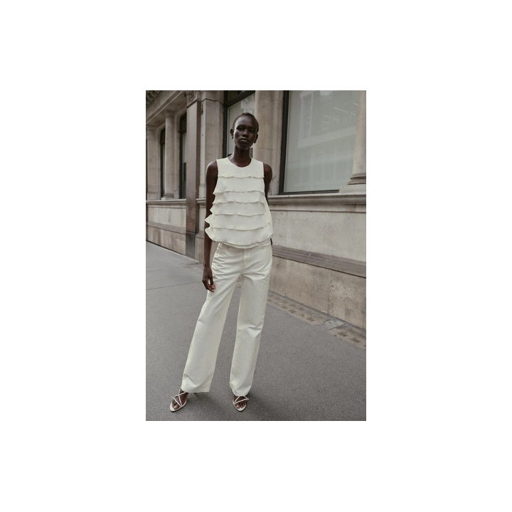 АТЛАСНЫЙ ТОП С ВОЛАНАМИ