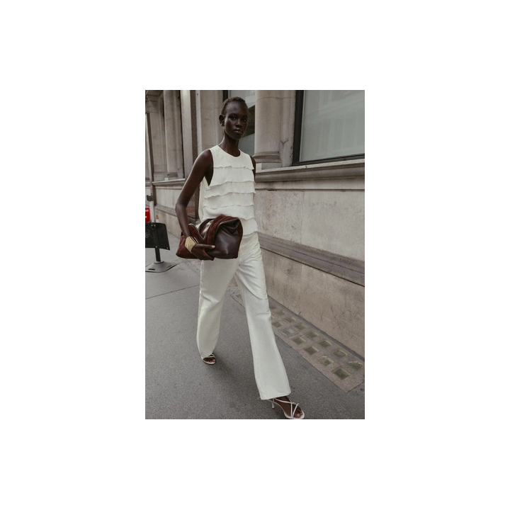 АТЛАСНЫЙ ТОП С ВОЛАНАМИ