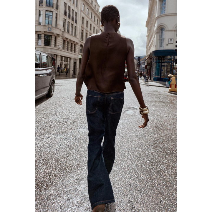 АТЛАСНЫЙ ТОП С ВОЛАНАМИ