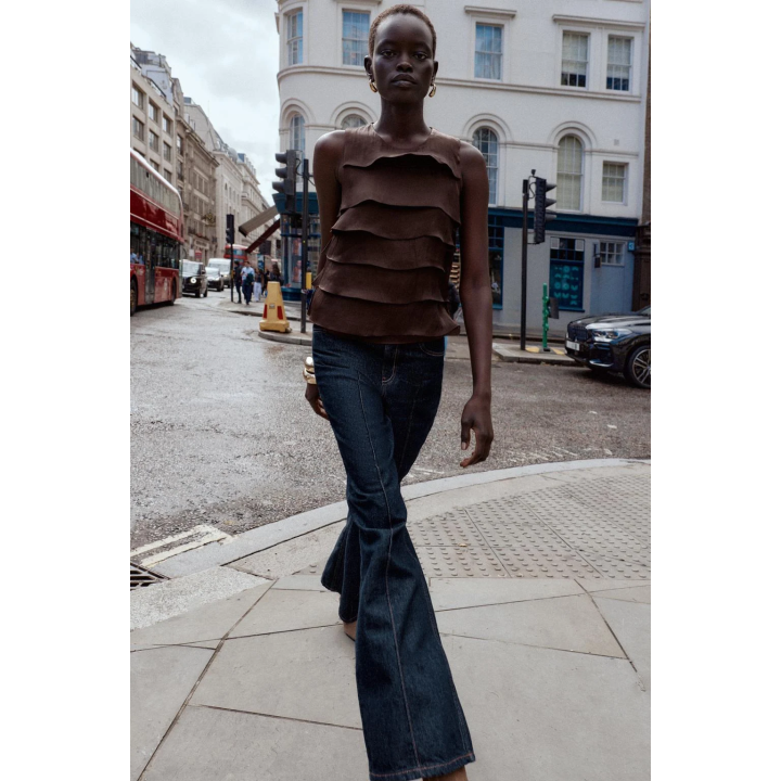 АТЛАСНЫЙ ТОП С ВОЛАНАМИ