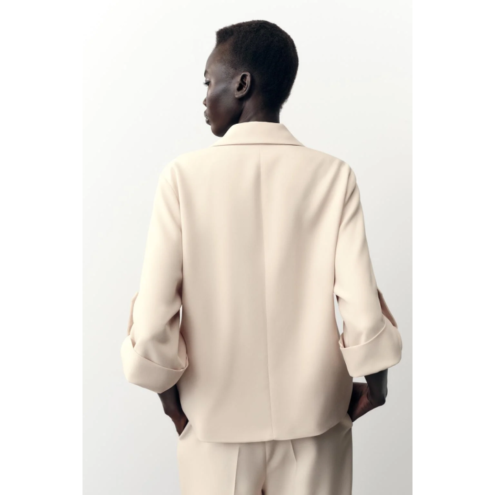 ДВУБОРТНЫЙ БЛЕЙЗЕР С РУКАВАМИ С ПАТАМИ