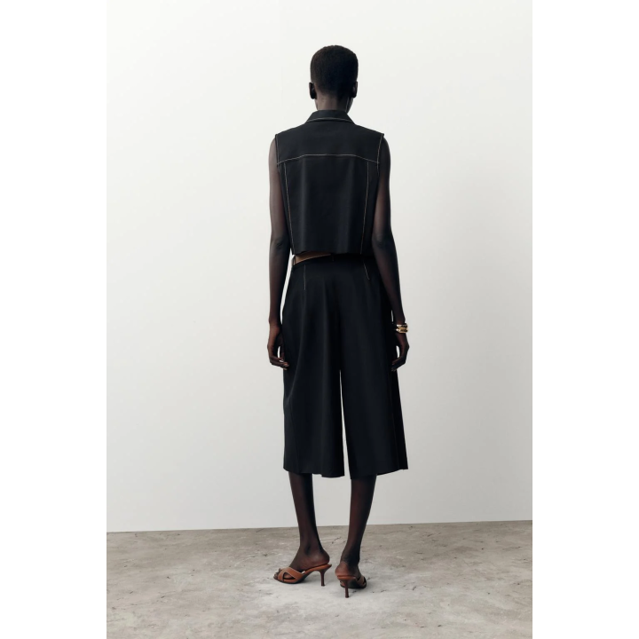 ПРЯМОЙ ЖИЛЕТ С КОНТРАСТНОЙ ОТДЕЛКОЙ