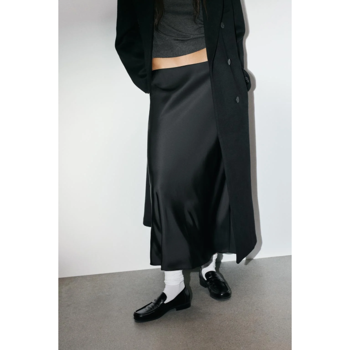 АТЛАСНАЯ ЮБКА МИДИ