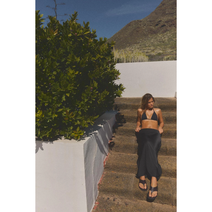 АТЛАСНАЯ ЮБКА МИДИ