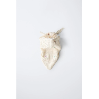 ПЛАТОК ИЗ КРУЖЕВА КРОШЕ С ЦВЕТОЧНОЙ ВЫШИВКОЙ