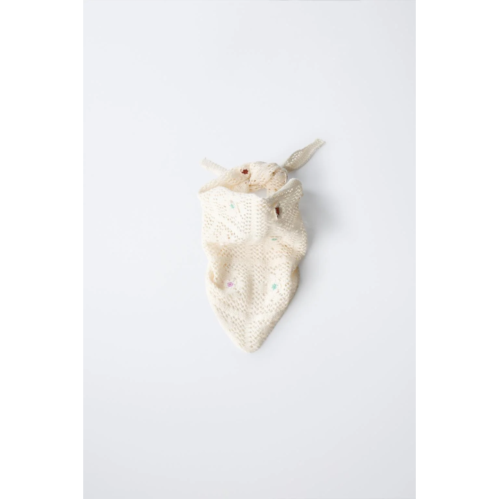 ПЛАТОК ИЗ КРУЖЕВА КРОШЕ С ЦВЕТОЧНОЙ ВЫШИВКОЙ