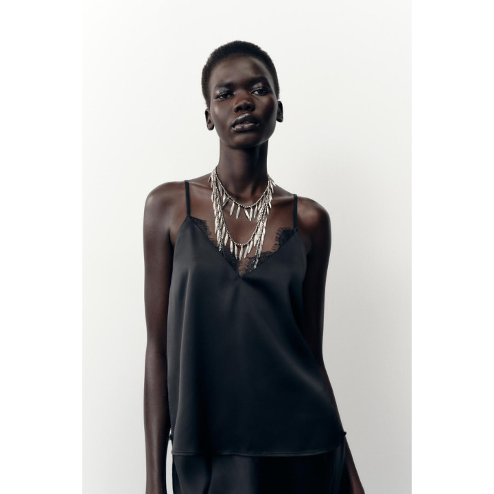 АТЛАСНЫЙ ТОП С КРУЖЕВОМ