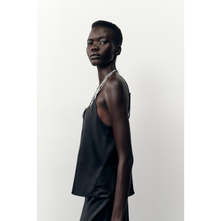 АТЛАСНЫЙ ТОП С КРУЖЕВОМ