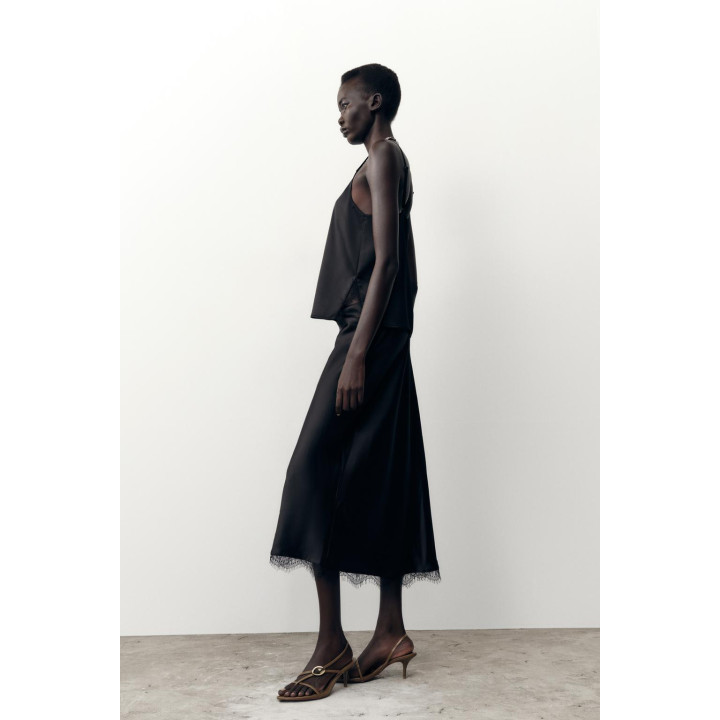 АТЛАСНЫЙ ТОП С КРУЖЕВОМ