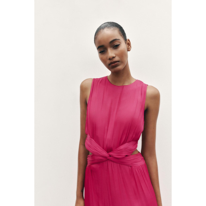 АТЛАСНОЕ ПЛАТЬЕ МИДИ С ВЫРЕЗАМИ