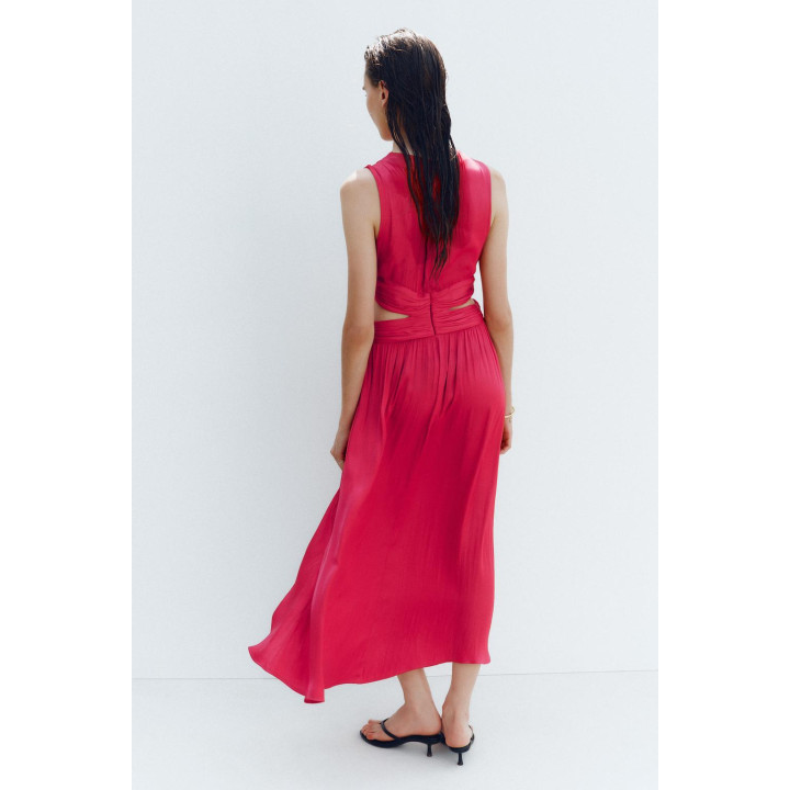 АТЛАСНОЕ ПЛАТЬЕ МИДИ С ВЫРЕЗАМИ