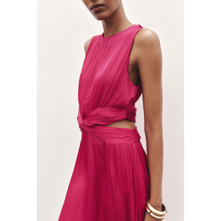 АТЛАСНОЕ ПЛАТЬЕ МИДИ С ВЫРЕЗАМИ