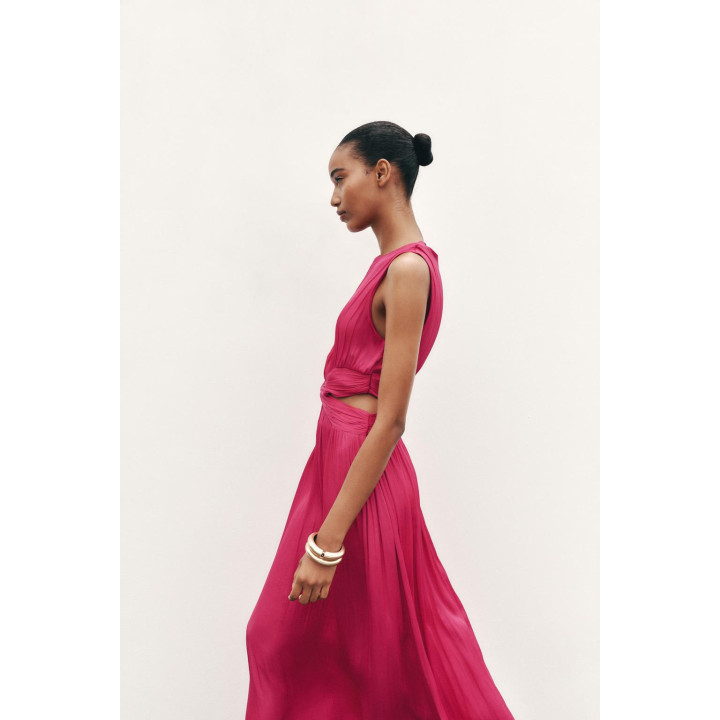 АТЛАСНОЕ ПЛАТЬЕ МИДИ С ВЫРЕЗАМИ