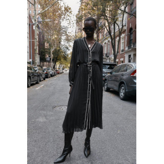 ПЛАТЬЕ МИДИ ПЛИССИРОВАННОЕ С РЕМНЕМ И КОНТРАСТНОЙ ОТДЕЛКОЙ