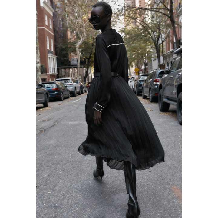 ПЛАТЬЕ МИДИ ПЛИССИРОВАННОЕ С РЕМНЕМ И КОНТРАСТНОЙ ОТДЕЛКОЙ